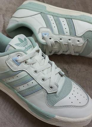 Кроссовки мокасины кожа жен. 41р.adidas вьетнам