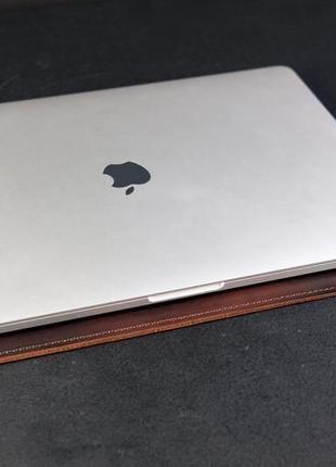 Кожаный чехол для macbook дизайн №1, кожа итальянский краст, цвет вишня3 фото