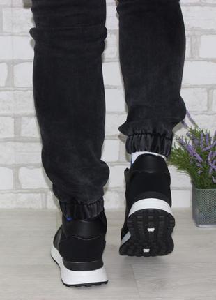 Чоловічі осінні чорні високі кросівки на білій підошві. чорний3 фото