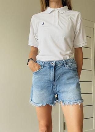 Джинсовые шорты светлый джинс с необработанными краями сзади замок молния м