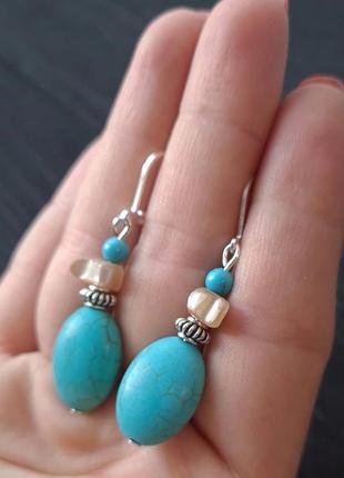 Комплект из бирюзы и натурального перламутра бусы и серьги