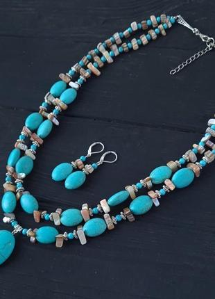 Комплект из бирюзы и натурального перламутра бусы и серьги