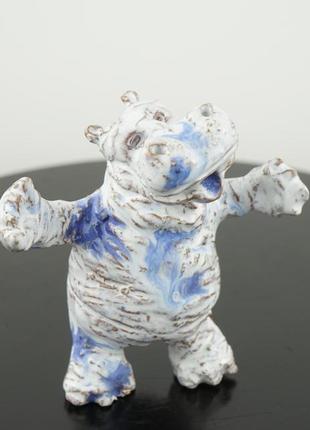 Статуетка бегемота біло-синього декор бегемот hippopotamus figurine1 фото