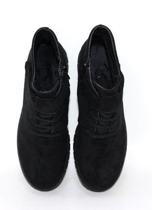 Жіночі чорні осінні замшеві черевики на танкетці великі розміри чорний2 фото