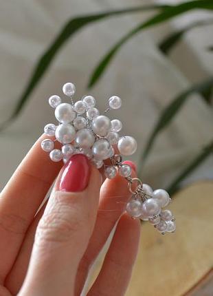 Стильна брошка зі штучними перлами ′бризки′