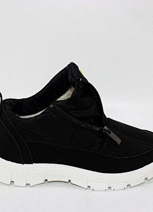 Жіночі чорні дуті черевики на блискавці чорний7 фото
