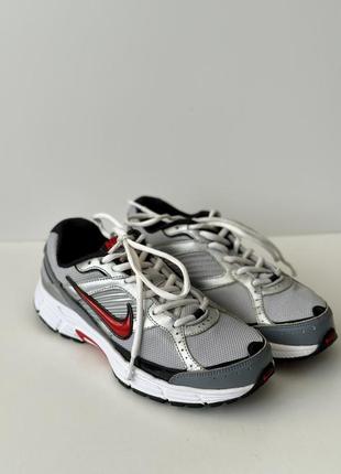 Вінтажні бігові кросівки nike dart 81 фото