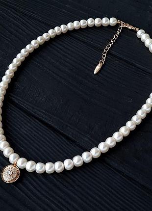 Розкішне класичне кольє з натуральних перлів у позолоті