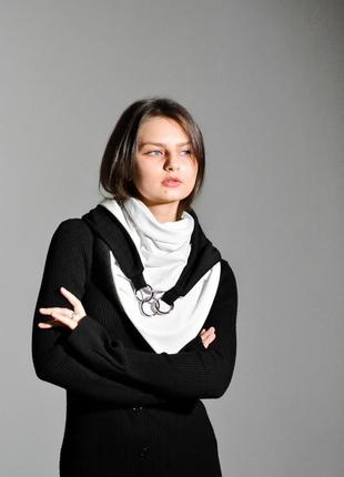 Шарф трикутник на кільцях чорно-білий двосторонній від бренду myscarf1 фото