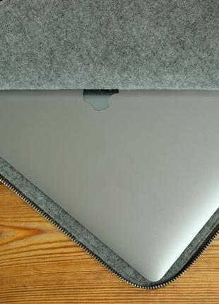 Чохол для macbook з повстяною підкладкою на блискавці, шкіра італійський краст, колір вишня3 фото