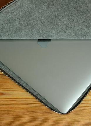 Чехол для macbook с войлочной подкладкой на молнии, винтажная кожа crazy horse, цвет коньяк3 фото