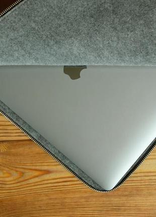 Чехол для macbook с войлочной подкладкой на молнии, кожа итальянский краст, цвет коричневый3 фото