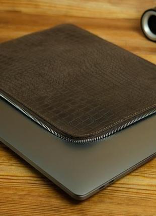 Чехол для macbook с войлочной подкладкой на молнии, винтажная кожа оттиск №1, цвет шоколад4 фото