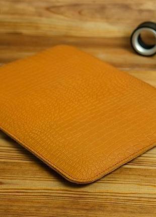 Чехол для macbook с войлочной подкладкой на молнии, винтажная кожа оттиск№1, цвет янтарь2 фото
