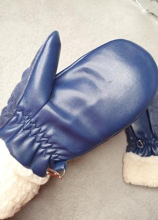 Сині рукавиці з штучним хутром3 фото