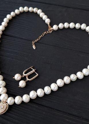 Розкішне святкове намисто з натуральних перлів з підвіскою сердце у позолоті5 фото