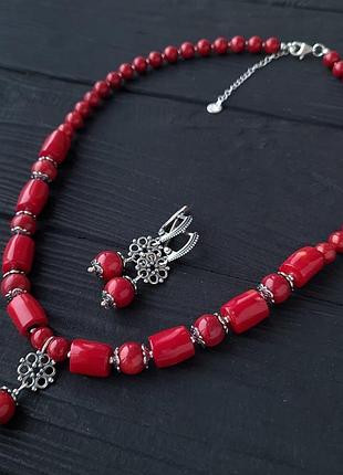 Стильные бусы и серьги из натурального коралла в серебре