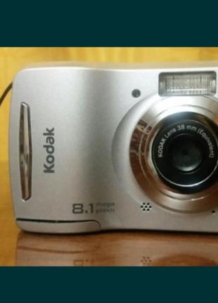 Фотоаппарат kodak  ( 8.1 mega pixels )