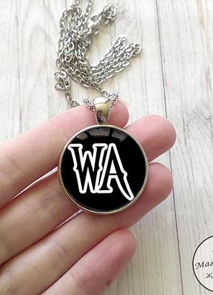 Кулон уэнсдей аддамс инициалы на черном из сериала уэнсдей