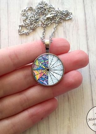 Кулон окно 2 из сериала уэнсдей