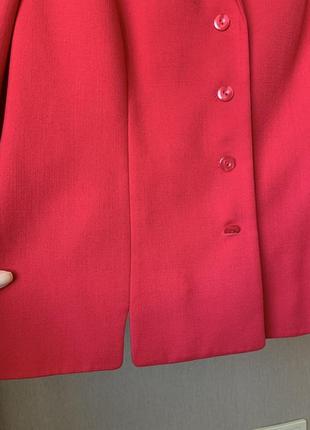 Вінтажний червоний піджак10 фото
