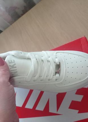 Продам новые женские кроссовки nike5 фото