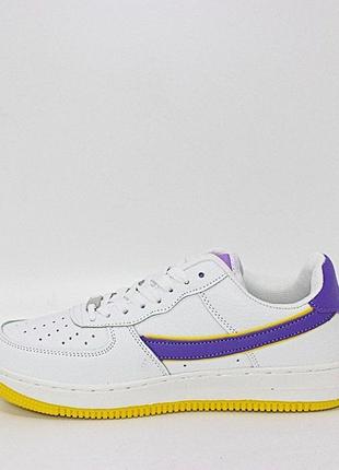 Біло-фіолетові жіночі кросівки на плоскій підошві білий8 фото