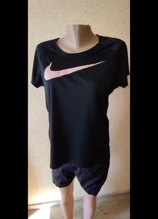 Nike футболка женская