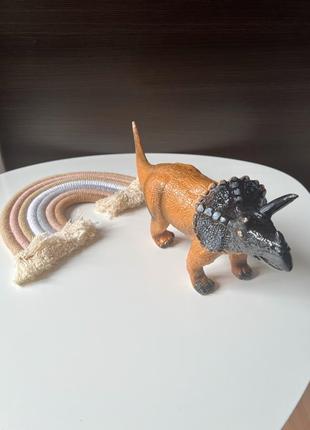 Динозавр1 фото