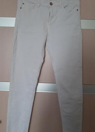 Джинси скінні, білі. stradivarius р.40 джинсы