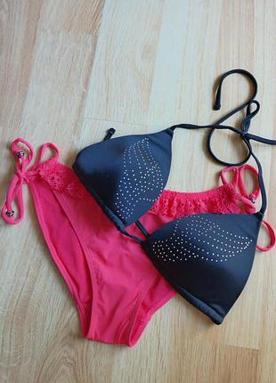 Купальник с треугольными чашечками и яркими плавками hunkemoller