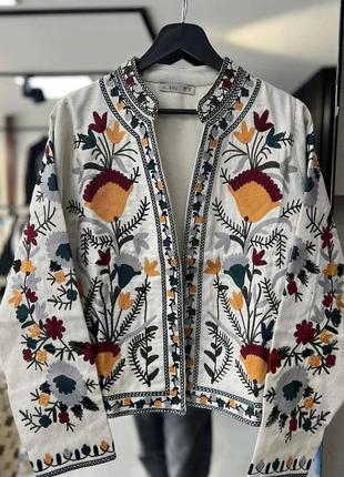 Женская украинская вышиванка вышитая рубашка вышитый пиджак с цветами