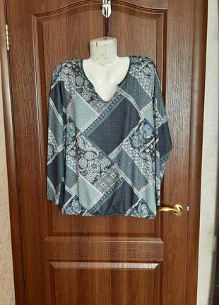 Трикотажная блузка размера 50-52.