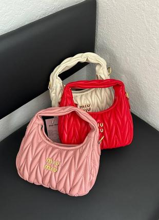 Сумка хобо в стиле miu miu wander bag