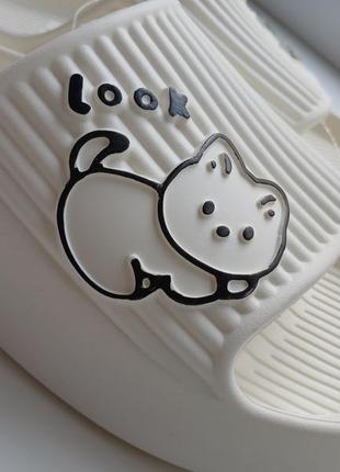 Легкие пеночные шлепанцы сланцы с котиком4 фото