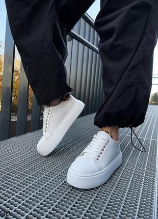 Натуральные кожаные белые кеды - кроссовки на высокой подошве7 фото