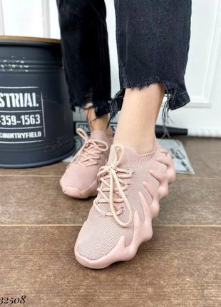 ▪️трендові «adidas yeezy 450 cloud pink» жіночі кросівки стиль бренд адідас ізі пудрові пудра рожеві текстиль легкі зручні весна літо осінь текстильні3 фото