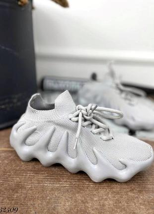 ▪️тренд «adidas yeezy 450 cloud silver»женские кроссовки адидас изи светло-серые серебряные серебро текстиль легкие весна лето осень текстильные7 фото