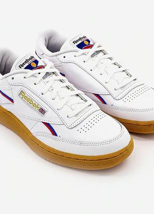 Кожаные кроссовки reebok club c 85

mu.оригинал1 фото