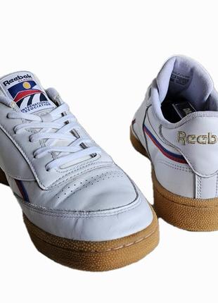 Кожаные кроссовки reebok club c 85

mu.оригинал5 фото