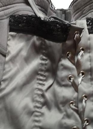 Серый корсет с черным кружевом на корпоратив фотосессии стильный винтажный офисный...