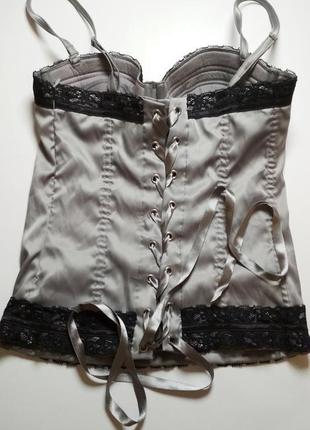 Серый корсет с черным кружевом на корпоратив фотосессии стильный винтажный офисный...