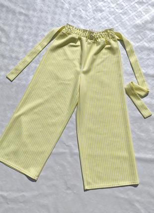 Стильные брюки кюлоты с поясом в полоску жёлтые sisters point