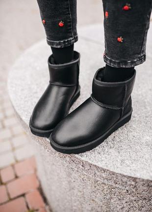 Ugg classic mini чорні уггі міні1 фото