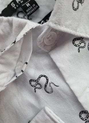 Брендовая красивая топовая базовая белая новогодняя мужская рубашка в змеиный принт...