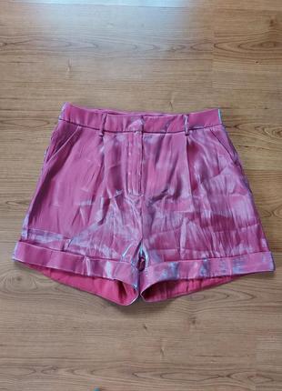 Розовые блестящие новые шорты с подворотом вискоза prettylittlething, р. 124 фото