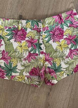Шорты в цветочный принт h&amp;m, р.36
