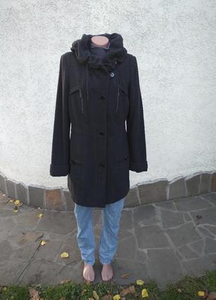 Серое пальто от  etam 50%шерсть