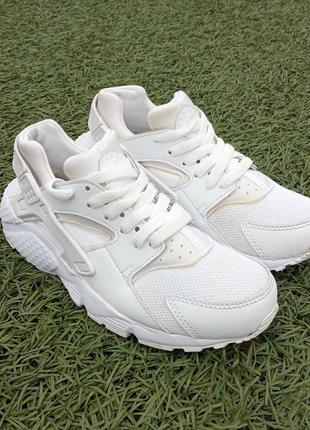 Жіночі кросівки nike air huarache run gs2 фото