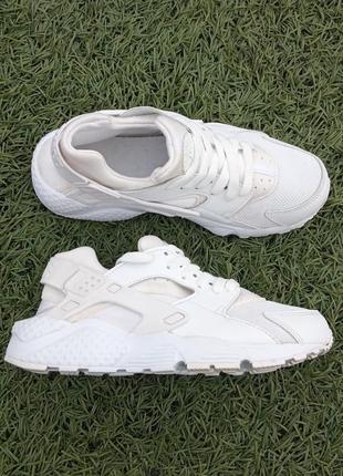 Жіночі кросівки nike air huarache run gs5 фото